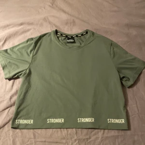 Stronger Tröja - Super fin men kommer ej till användning!!💚