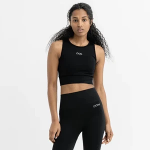 DOM tränings sätt - Säljer mitt nästan helt nya DOM sätt i storlek s. Sättet är använd 1-2 ggr och tvättade 2 ggr. Både toppen och träningsbyxor är i helt nyskick och pris kan absolut diskuteras, skriv gärna om fler bilder😊