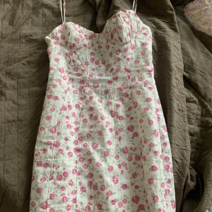 Zara klänning  - Zara klänning i strl S💗
