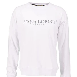 Acqua Limone tröja - Säljer min vita Acqua Limone tröja. Nypris 999 kr säljer för 400 kr. Mycket fint skick. Hör av er om ni har frågor! 🥰