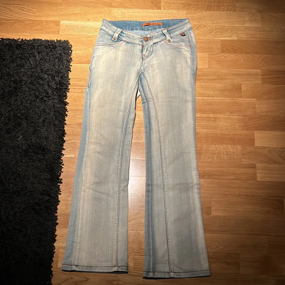 Coola vintage lågmidjade jeans. Jeans & Byxor.