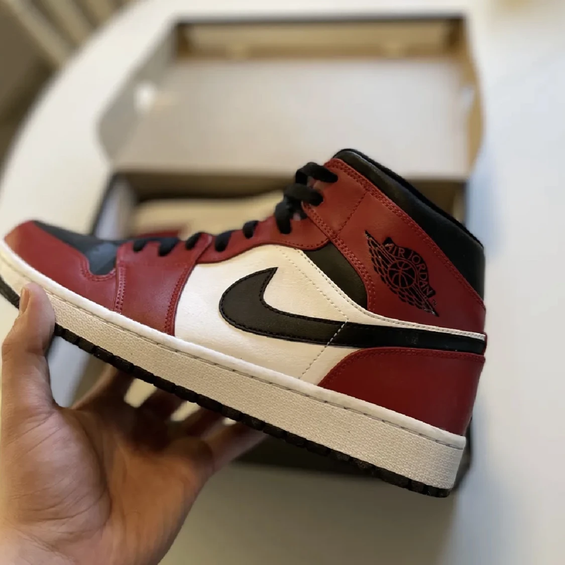Jordan 1 mid Chicago black toe - 90