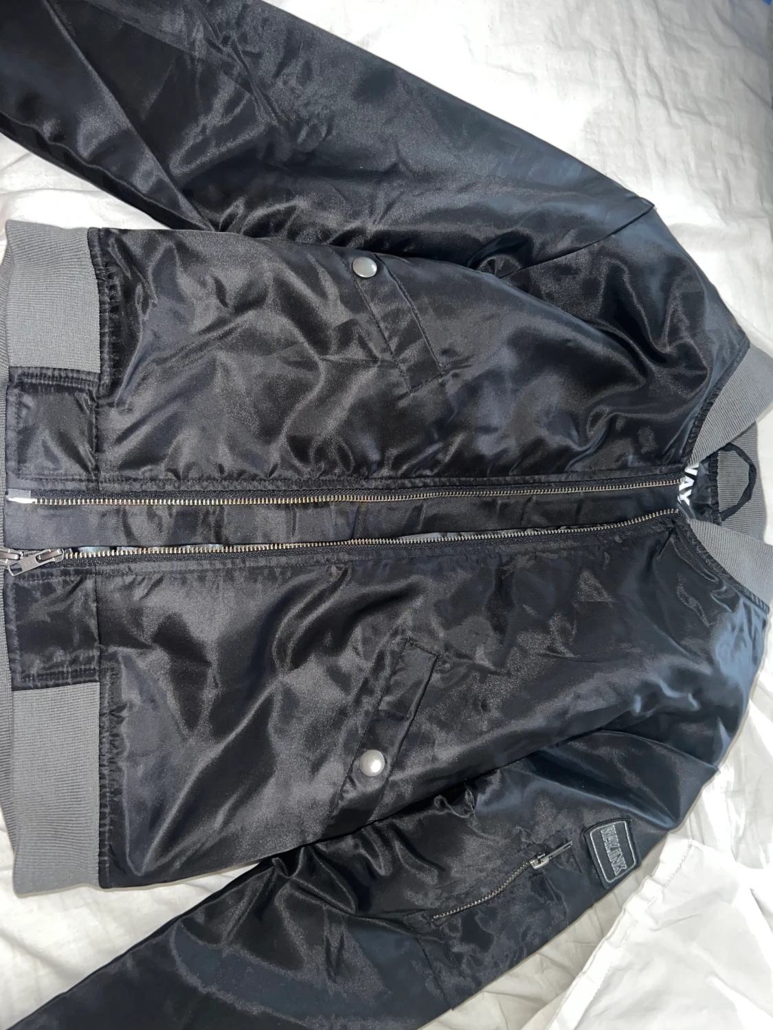 Säljer en helt ny bomberjacka ❤️