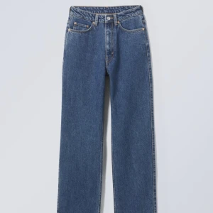 Weekday ROWE - Rowe extra high street jeans storlek 28/32. Använda en gång 