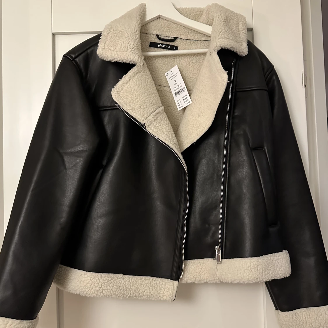 Skinnjacka med Teddy 