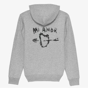 Säljer denna mi amor hoodie som aldrig är använd så den är i väldigt bra skick. (Köp5 för 1700 kr) skriv ifall du är intresserad ❤️❤️
