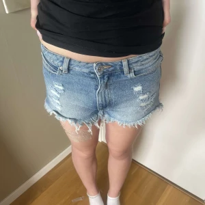 Shorts  - Snygga shorts, använda runt två gånger. Skriv för fler frågor. 