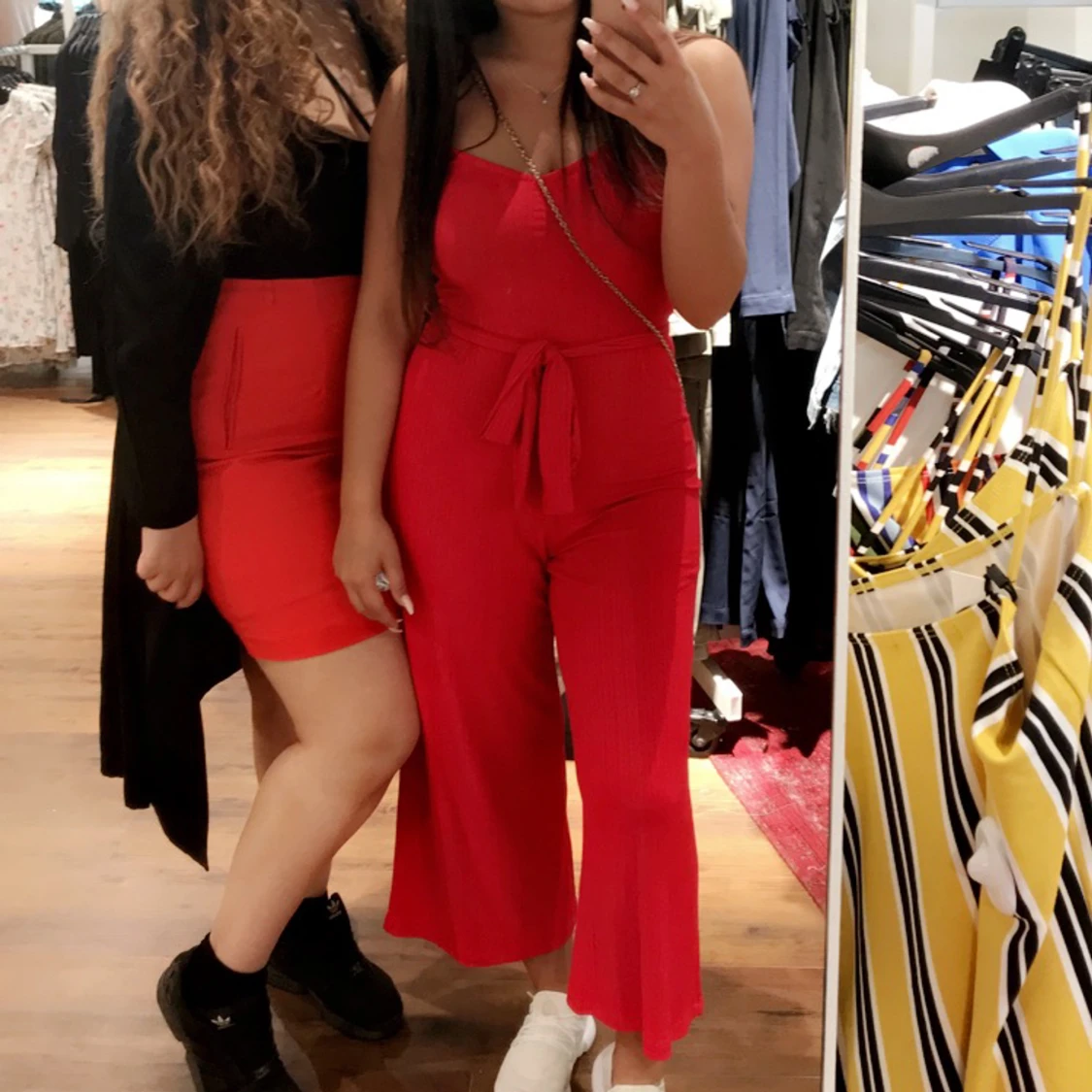 Röd jumpsuit/byxdress i strl 34 - 90