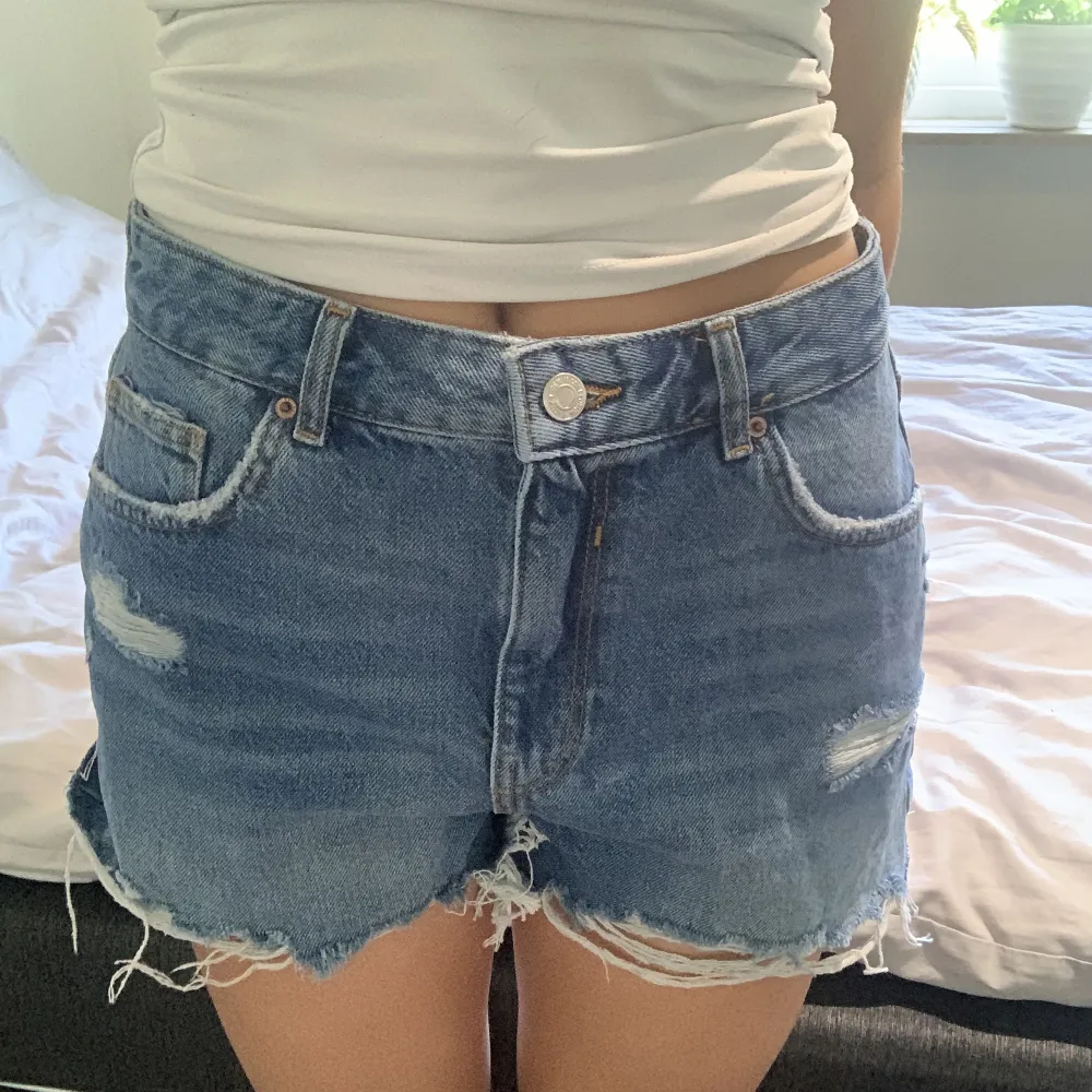 Shorts som jag köpte i en storlek förstår, . Jeans & Byxor.