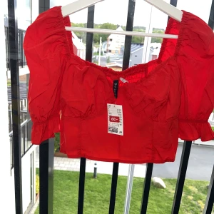 Topp  - Riktigt fin röd topp. 