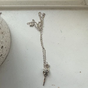 Halsband - Jättefint halsband!! Passar till allt