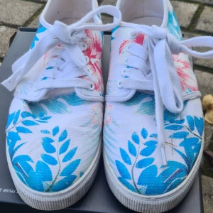 Blommig dkor - Fint skick 