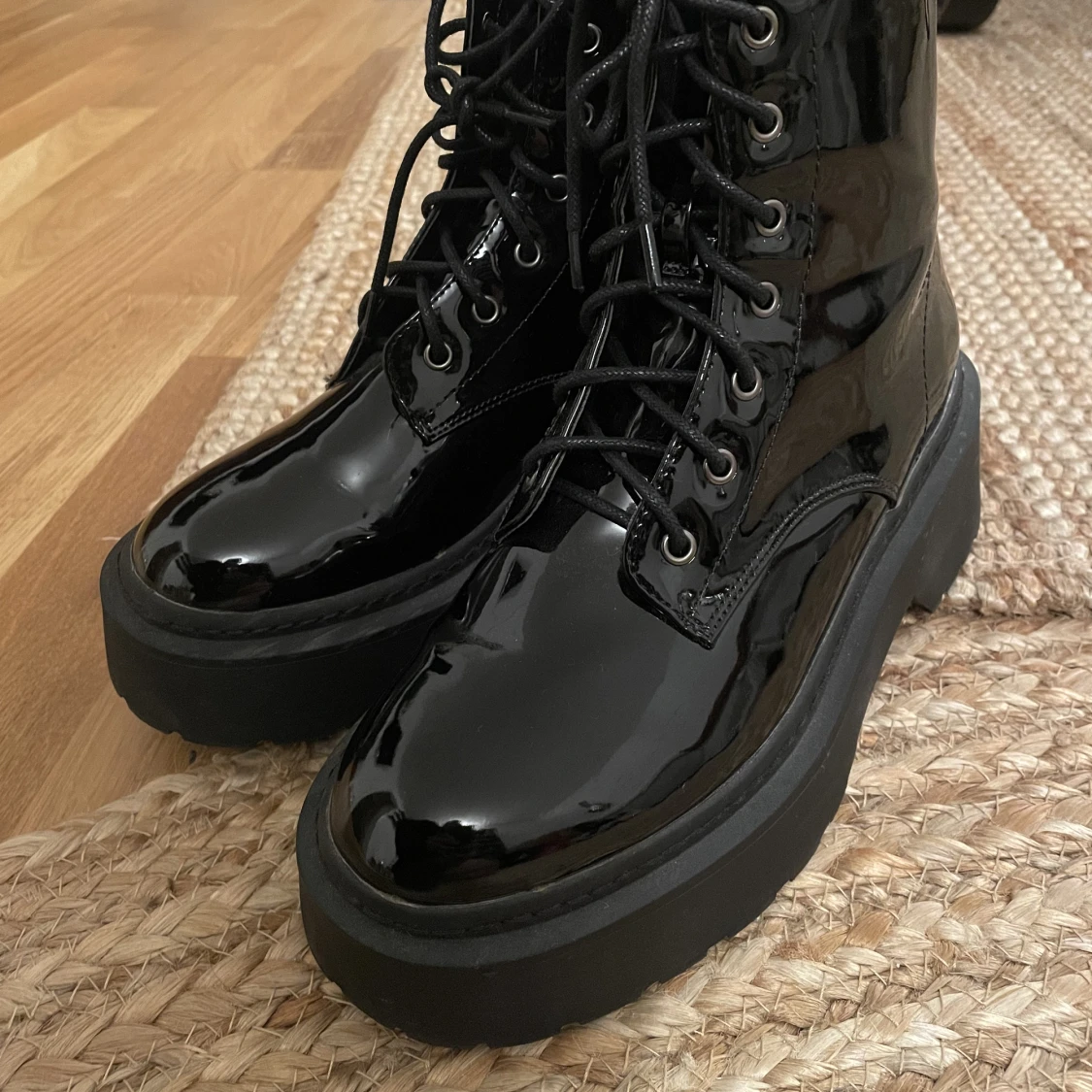 Nya boots med högplatå - 90