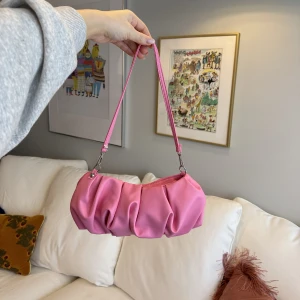 Väska - Liten söt väska. Oanvänd🌷🪷