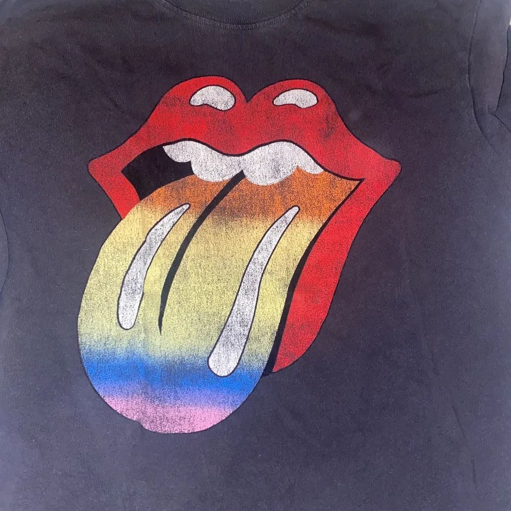 Ascool the Rolling Stones t shirt från H&M inga tecken på användning! Nypris 100+kr. T-shirts.