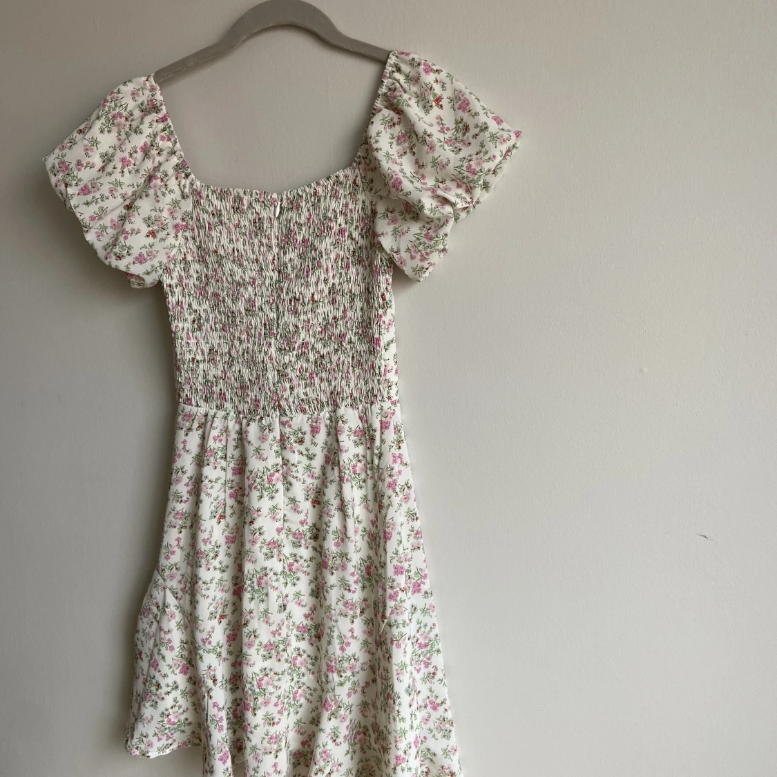 Blommig klänning - 90