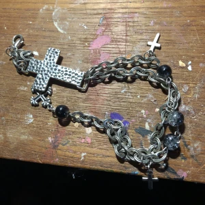 Armband - Fint armband jag köpte för ett tag sen hos en smyckeskapare på facebook. 25kr+frakt, pris kan debatteras. 