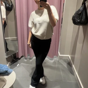 bootcut jeans - midwaist bootcut jeans från vero moda💓använda en gång