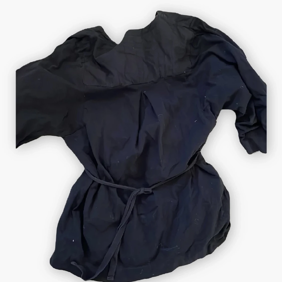 svart blus/kort klänning - 90