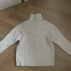 Stickad tröja - Använd en gång 