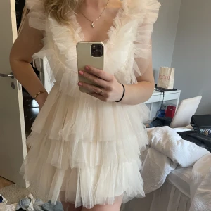 Studentklänning - Prislappar kvar!!