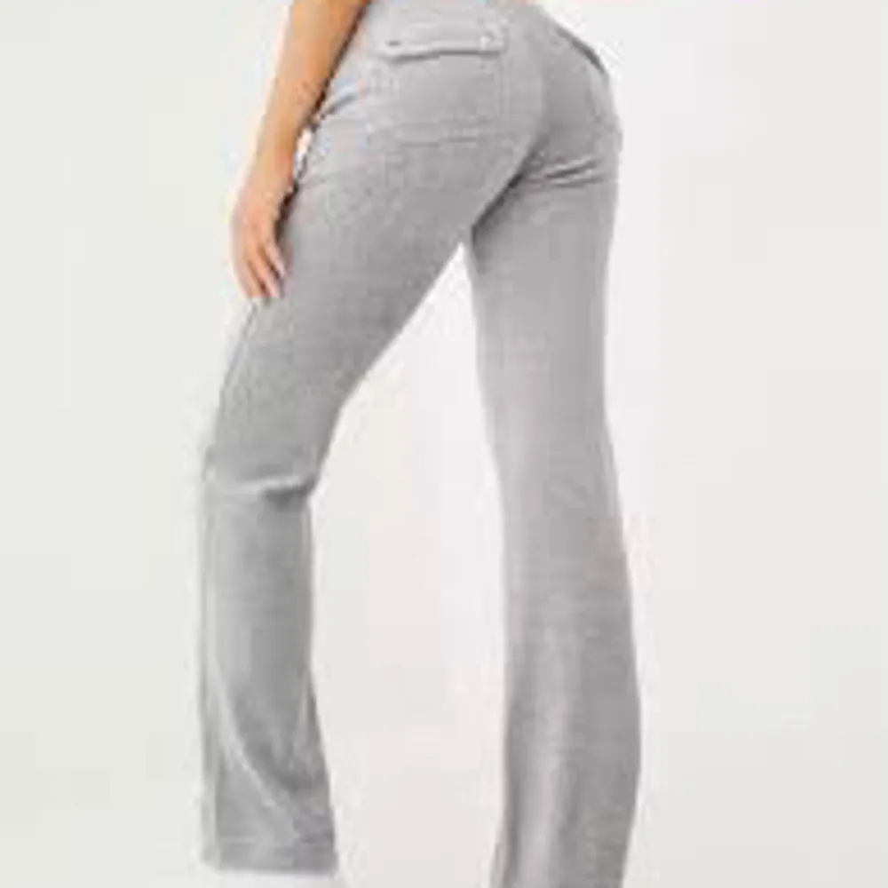 Säljer super fina juicy byxor, knappt använda o i bra skick. Jeans & Byxor.