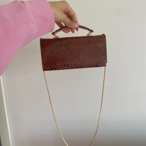 Vintage väska - Säljer då den inte kommer till användning 💕