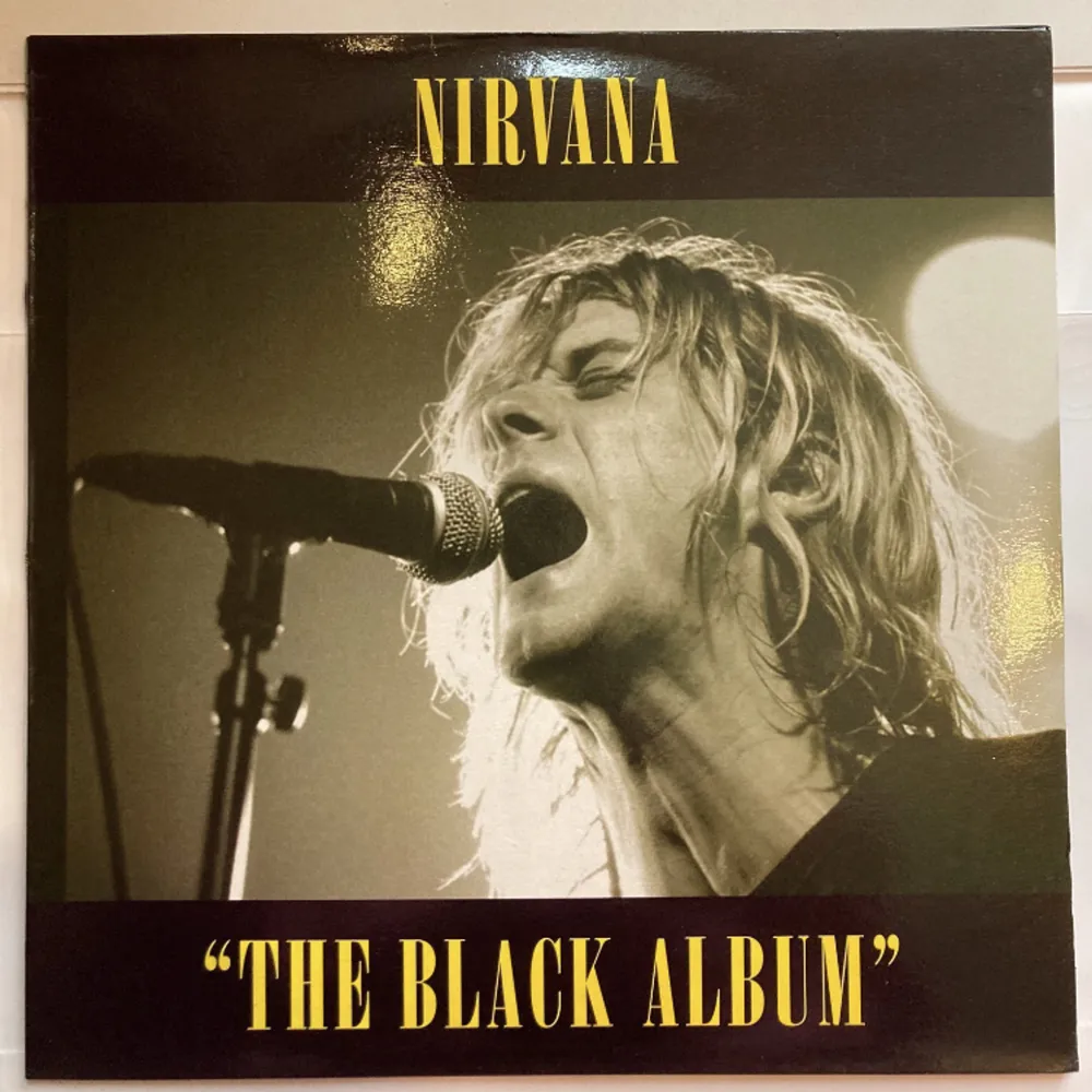 Nirvana ”the black album” rare vinyl med bla lite ovanliga liveinspelningar! I nyskick mycket bra skick! Se bilder! Skriv om ni har några frågor. Övrigt.