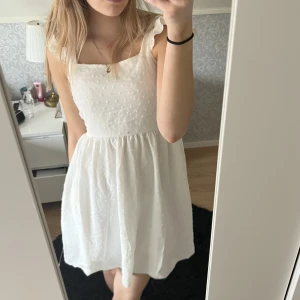 Klänning - En fin sommarklänning från shein. 