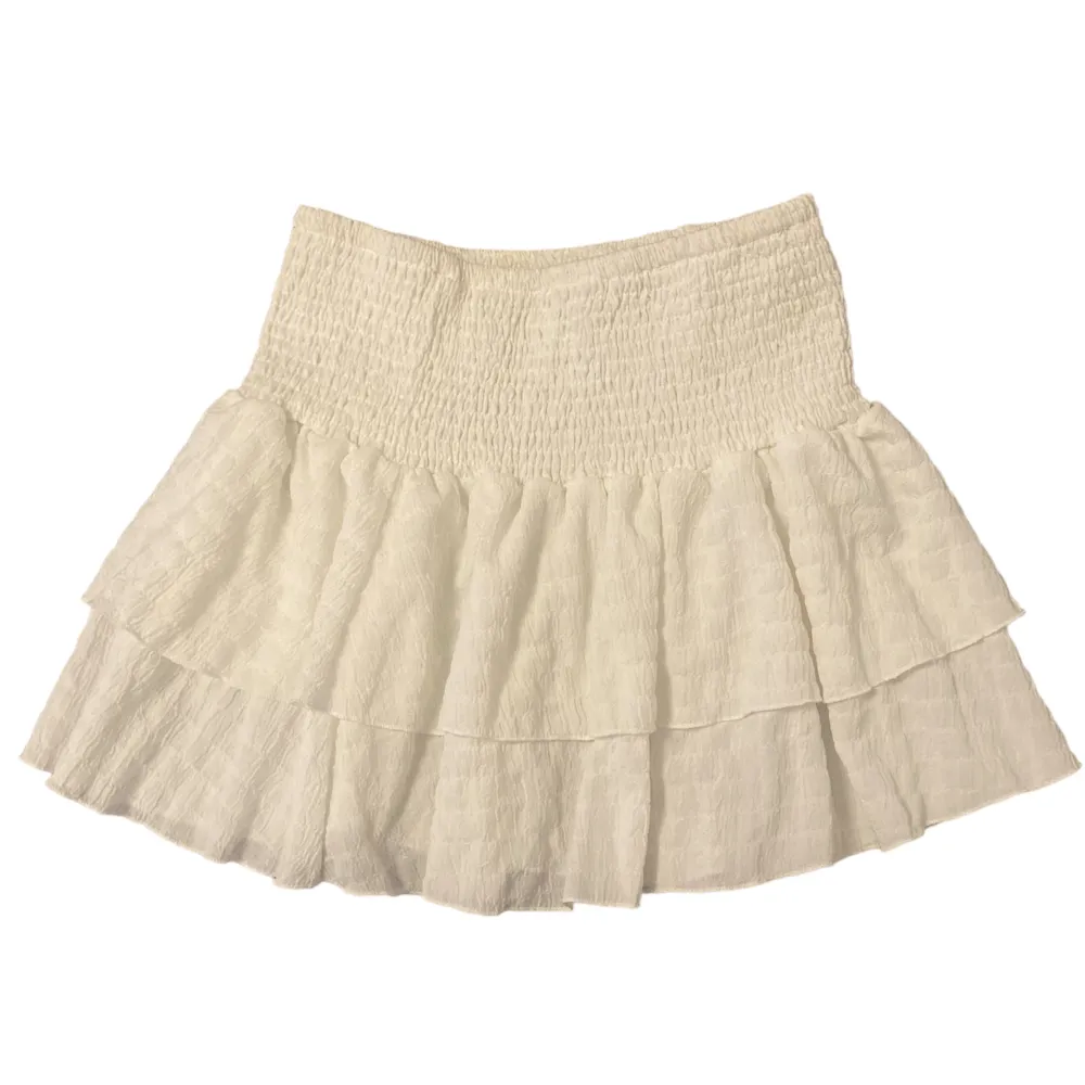 Super söt volang kjol från shein som tyvärr inte kommit till användning. Nypris 139 kr.. Kjolar.
