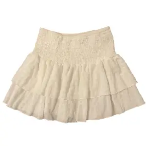 Super söt volang kjol från shein som tyvärr inte kommit till användning. Nypris 139 kr.