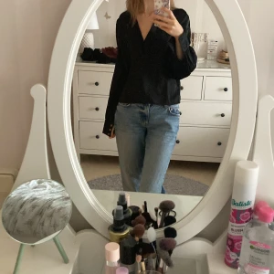 Blus i nyskick från Nelly 💗💫 - Aldrig använd och säljer pga lite för stor 