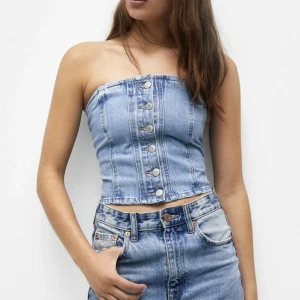 Jeans top 💗 - Super snygg jeans top jag fick hem för bara någon dag sen, tyvärr passa den inte mig. Lappen kvar💗