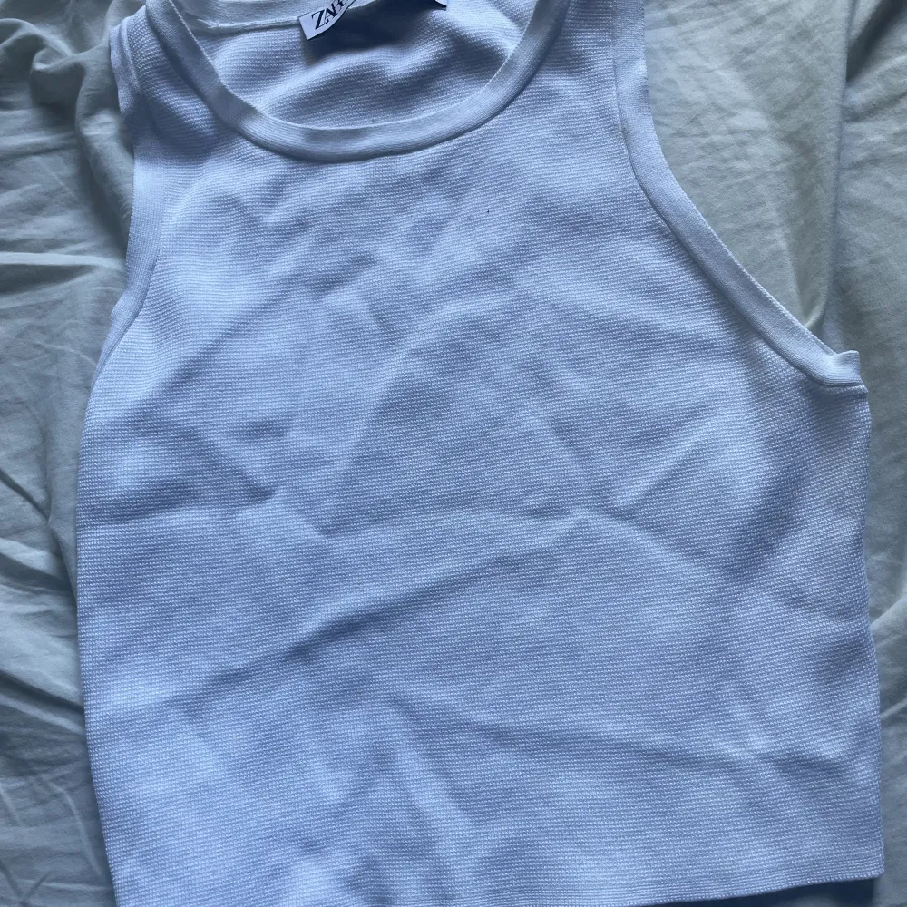 Super fin basic topp från zara💕. Toppar.