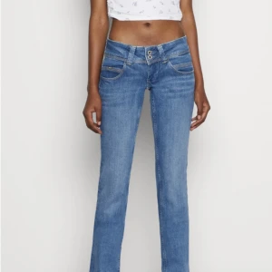 Pepe jeans - Helt oanvända lågmidjade pepe jeans❤️🫶🏻 Supersnygga. Nypris var 600kr men säljer för 300kr