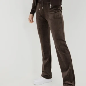 Juicy byxor  - Säljer dessa juicy byxor då de inte kommer till användning, de är använda ett fåtal gånger och ser nya ut. 