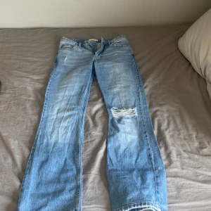 Gina Tricot Jeans  - Säljer ett par gina tricot jeans för att de är för långa för mig. 