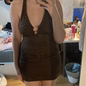 Klänning - Tajt men stretchig  Låg rygg 