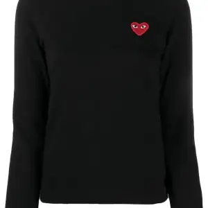 Långärmad t-shirt från comme de garcon. Ganska liten i storleken passar mig perfekt som är xs/s. Nypris ca 1200. Äkta såklart 💘 Pris kan diskuteras