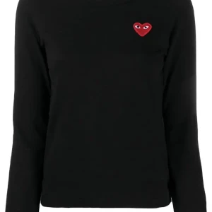 Play comme des gracon tröja  - Långärmad t-shirt från comme de garcon. Ganska liten i storleken passar mig perfekt som är xs/s. Nypris ca 1200. Äkta såklart 💘 Pris kan diskuteras