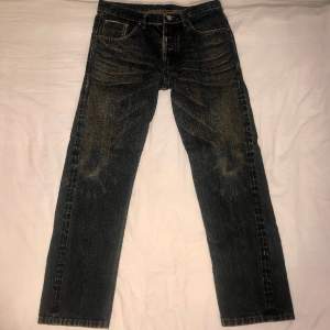 Ett par self edge denim jeans med sjuk fading. Liknar levis 501 straight leg. Storlek 32/32. Lägg prisförslag!
