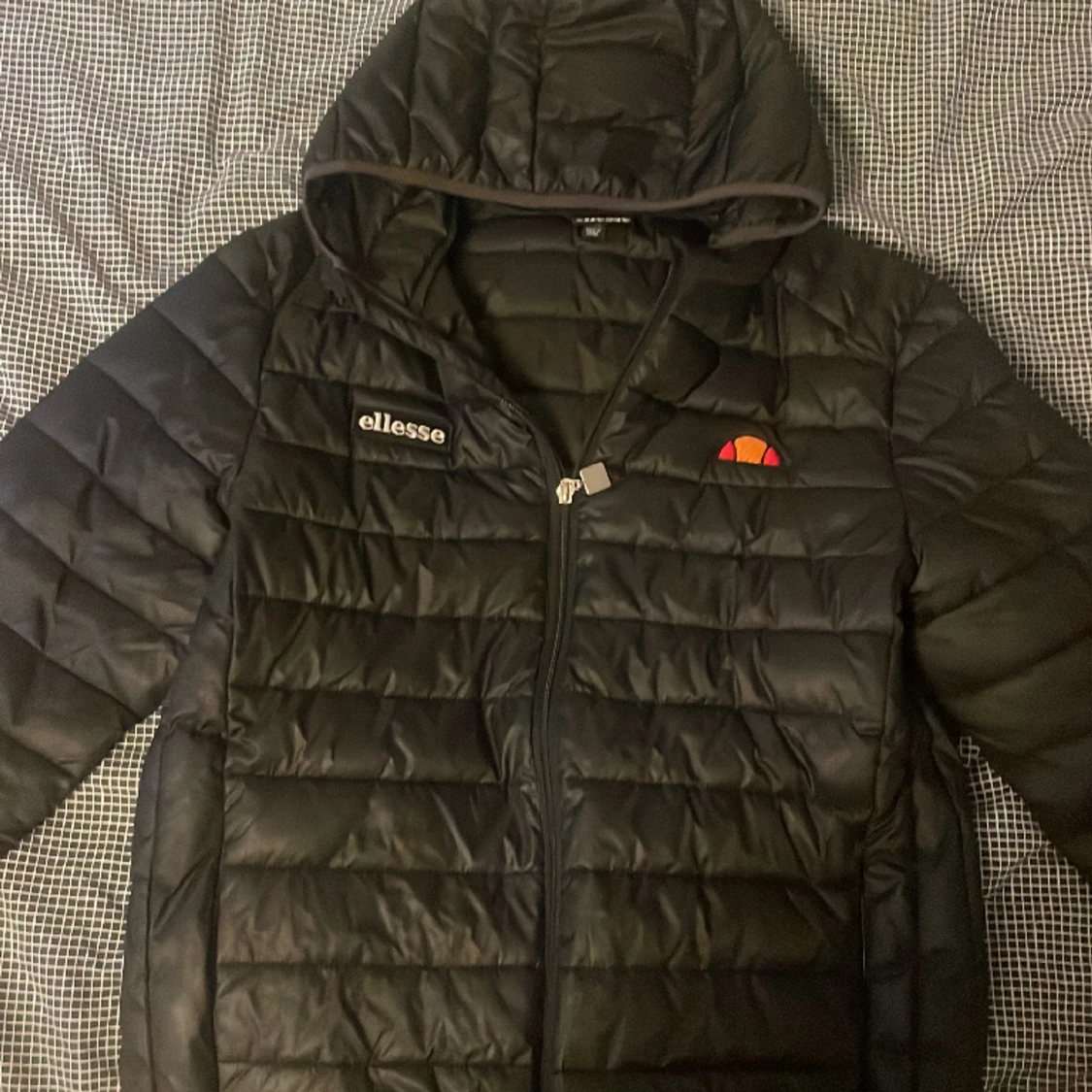 Ellese jacka