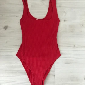 Röd tröja  - Bra skick 