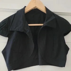 SVART BOLERO - Som ny🤍 Storlek xs/S