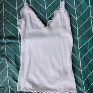 spetslinne - gulligt spetslinne💘 knappt använd