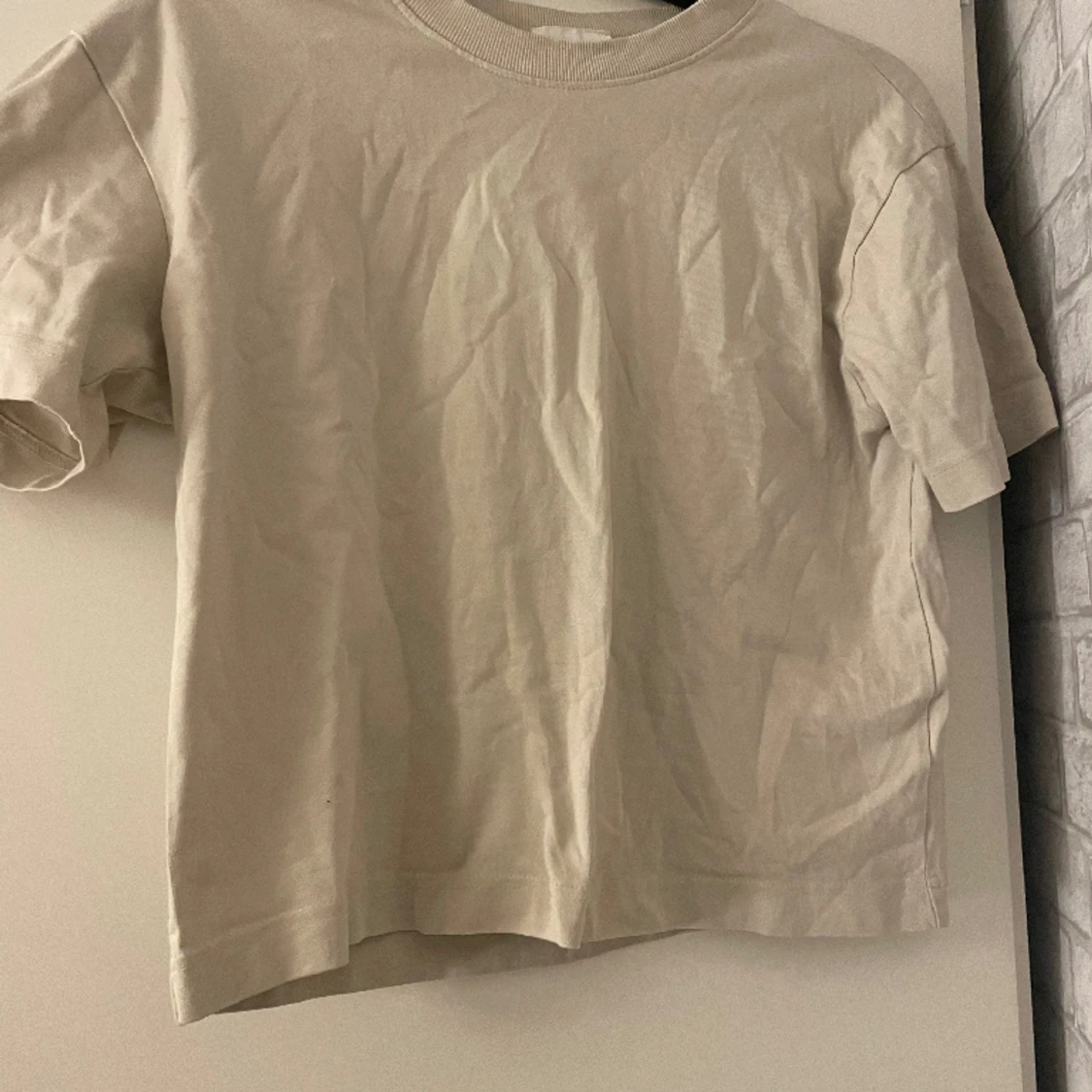 Beige T-shirt