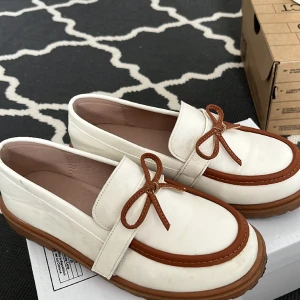 Barn skor  - Säljer eftersom den är för liten