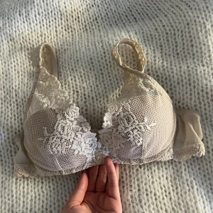 Intimissimi bh - Intimissimi bh, använd 1 gång! 250kr 75b