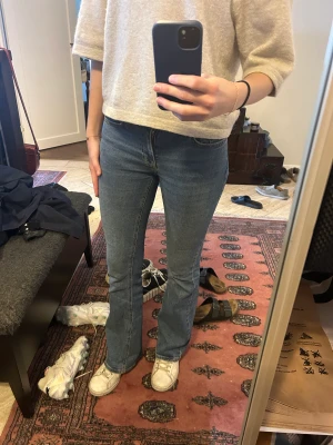 Low waist bootcut jeans - Low waist bootcut jeans från Gina tricot! 