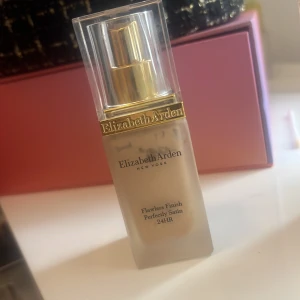 Elizabeth Arden  - Knappt använt 